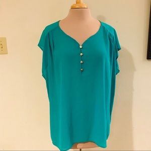 Light weight turquoise top